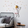 Wallity Peace Sign Astronaut - 1 Blanco y dorado